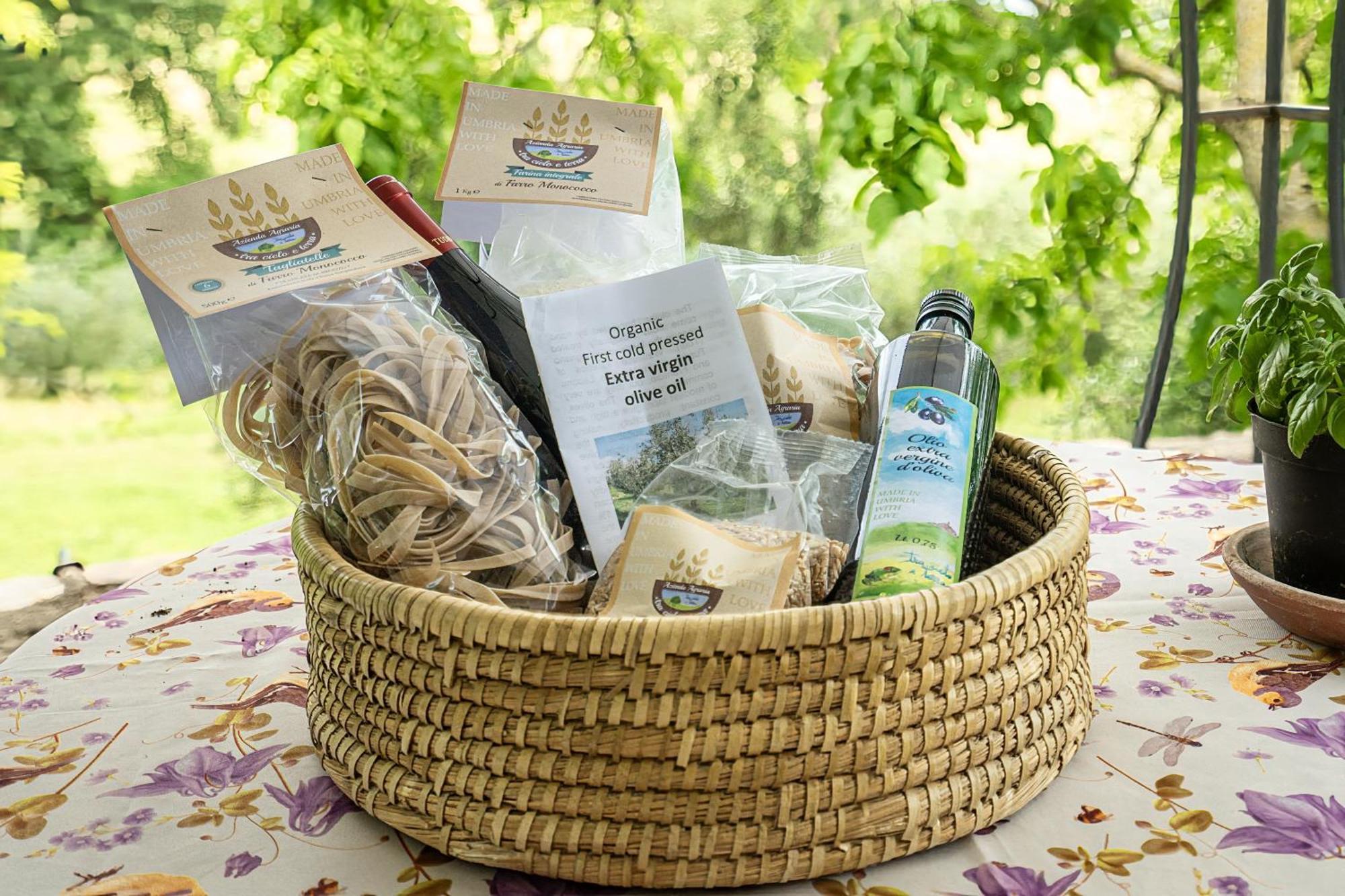 Agriturismo Bio Tra Cielo E Terra Frontignano Bagian luar foto